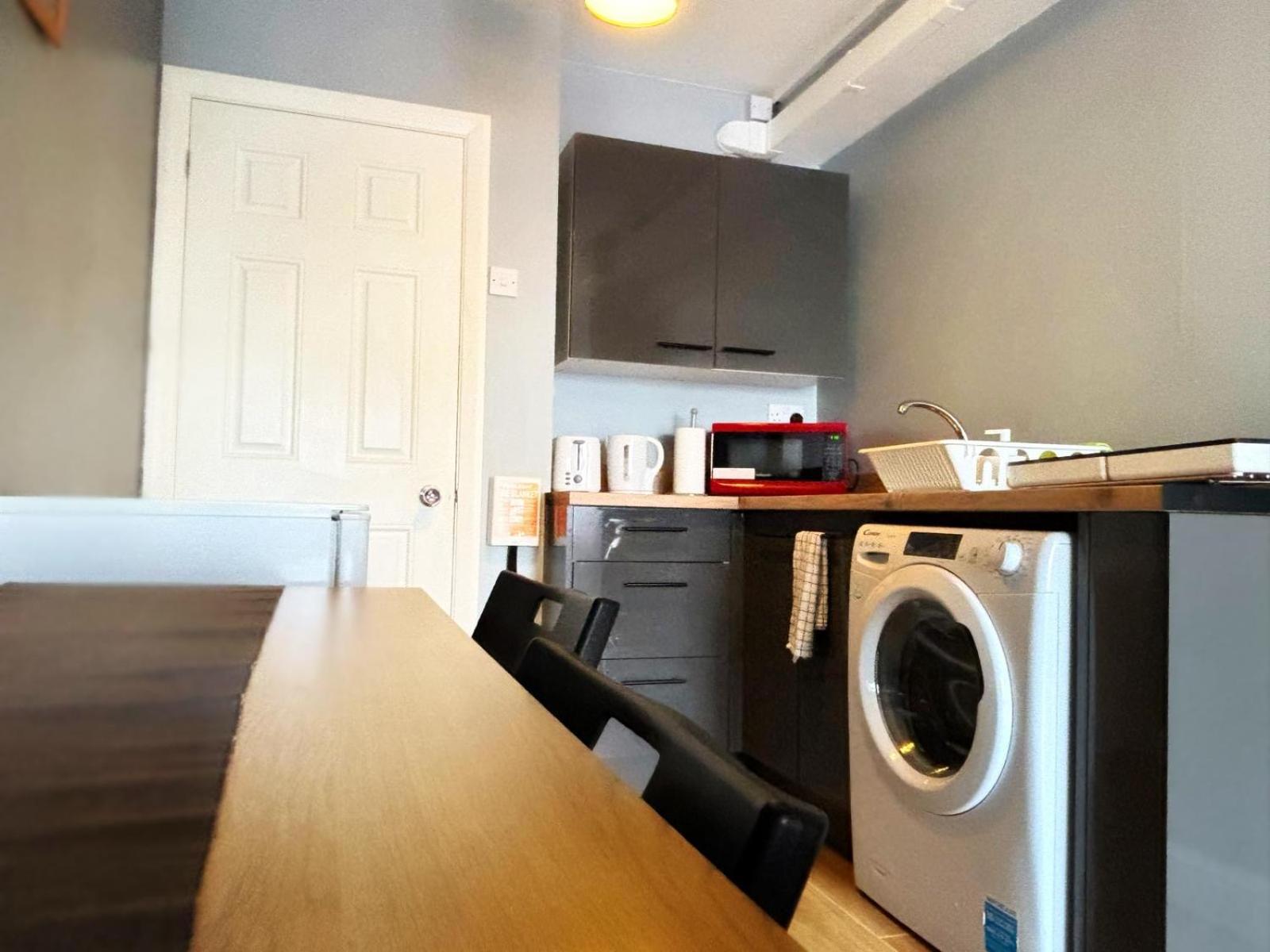 Shirley Apartments, Cozy Studio, Self Check In, 10 Min Drive To City Centre, Walking To Redbridge Train Station Саутгемптон Экстерьер фото
